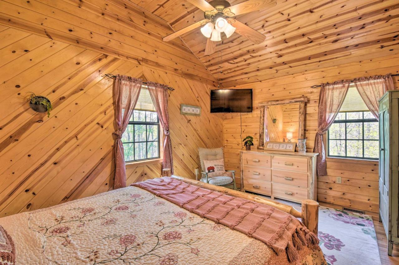 Cozy Hiawassee Cabin With Fire Pit And Mtn Views! Eksteriør bilde