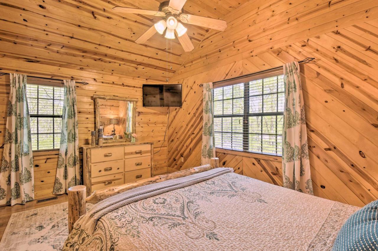 Cozy Hiawassee Cabin With Fire Pit And Mtn Views! Eksteriør bilde