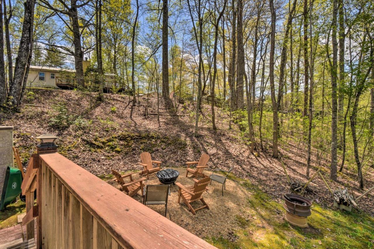 Cozy Hiawassee Cabin With Fire Pit And Mtn Views! Eksteriør bilde